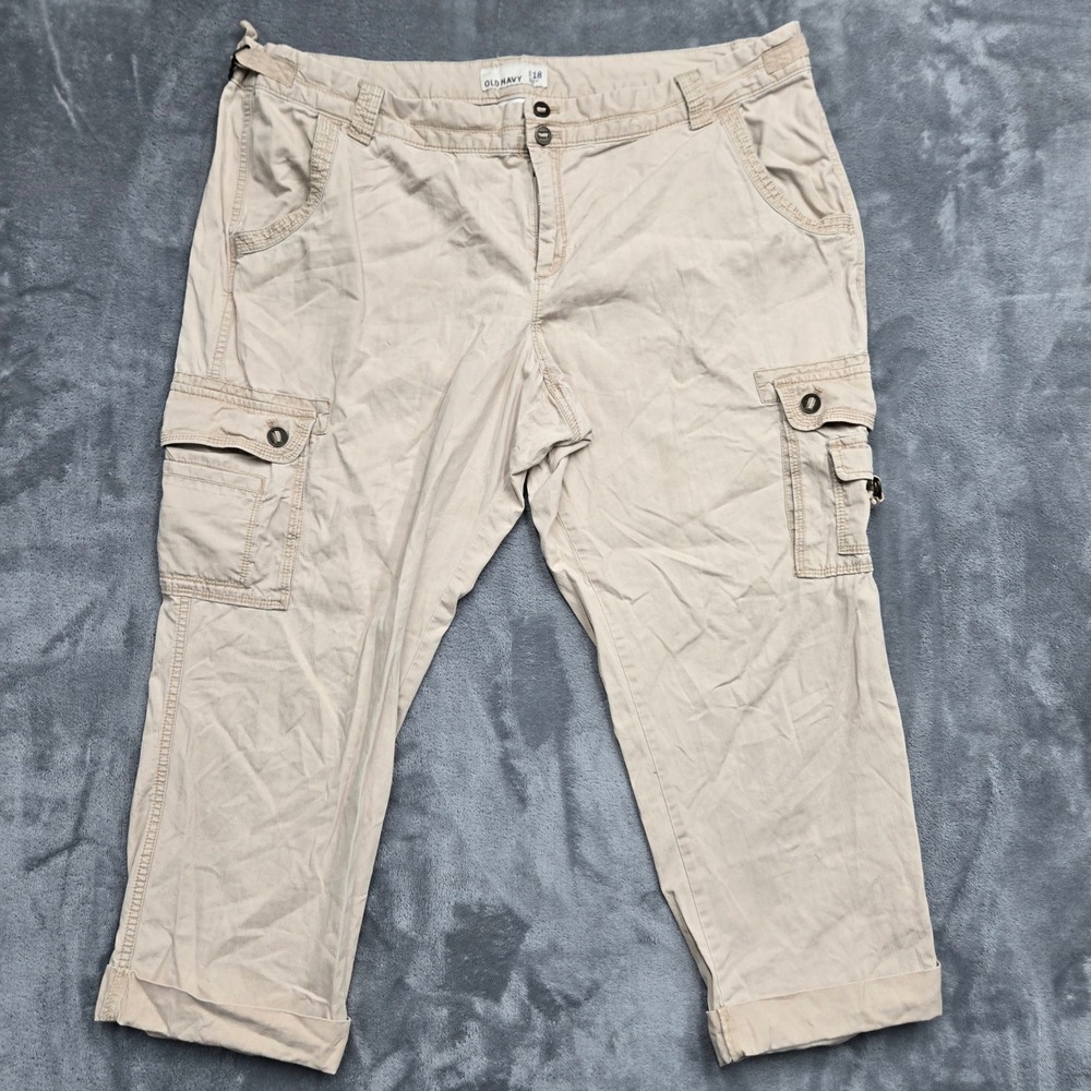 Old Navy Tan Khaki Cargo Capri Pants Womens 18 Cotton Cuffed Mid Rise Cropped